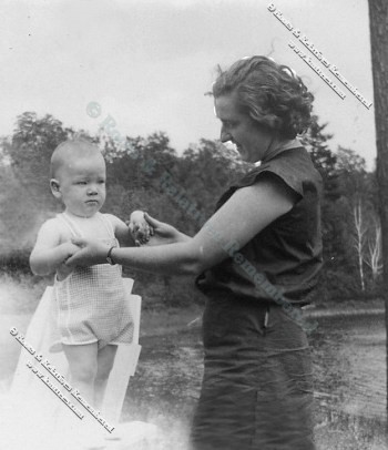 1935-05 Fred Murray II, Verna (Burke) Murray at lake cabin 1935-05 Fred Murray II, Verna (Burke) Murray at lake cabin