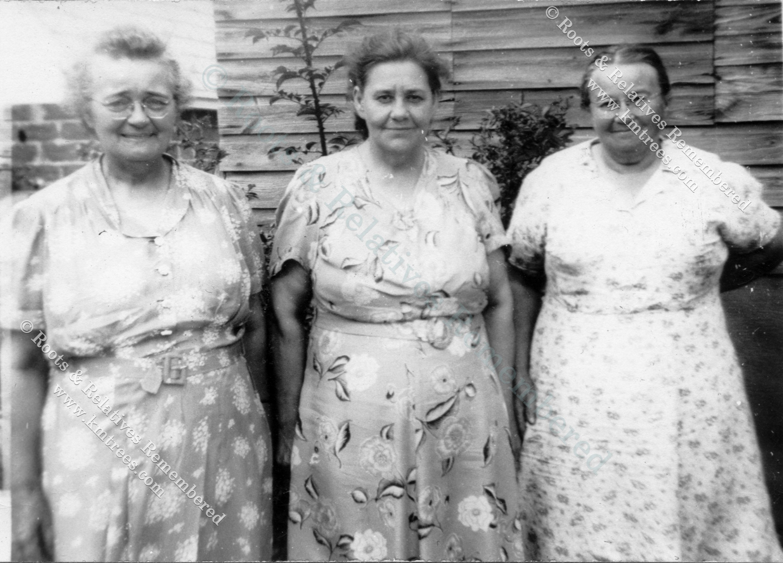 1946 Hillesheim sisters