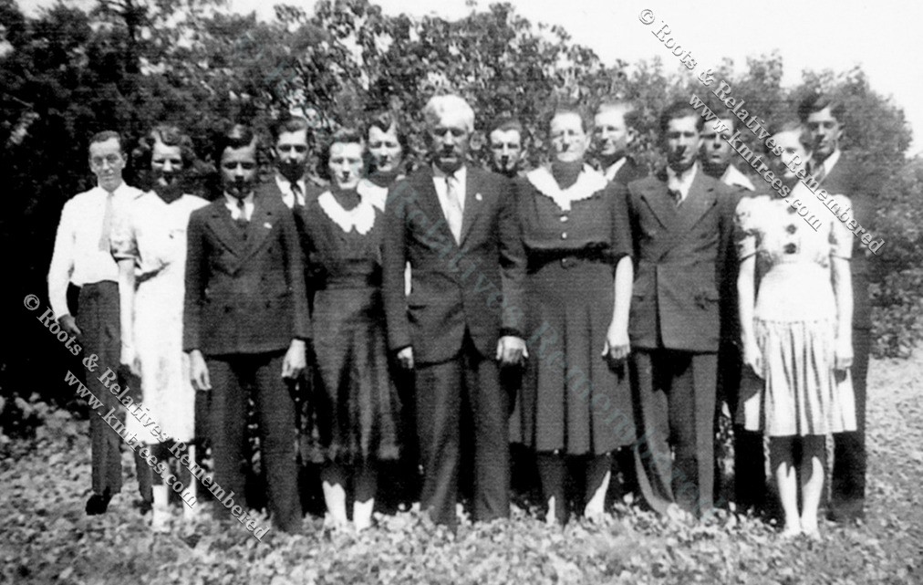 John P. Hengel & Genevieve Krieser Family (photo-unatt)